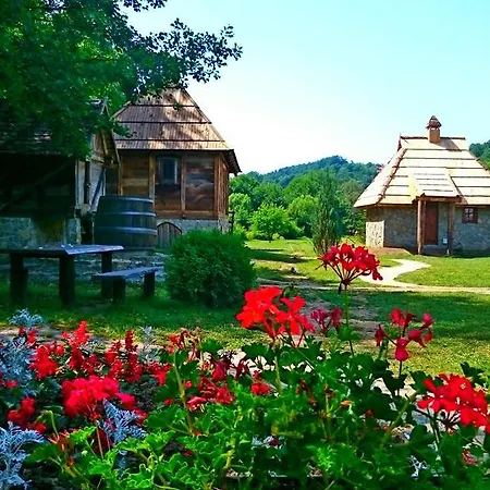 Royal Village Kotromanicevo Gospodarstwo agroturystyczne *