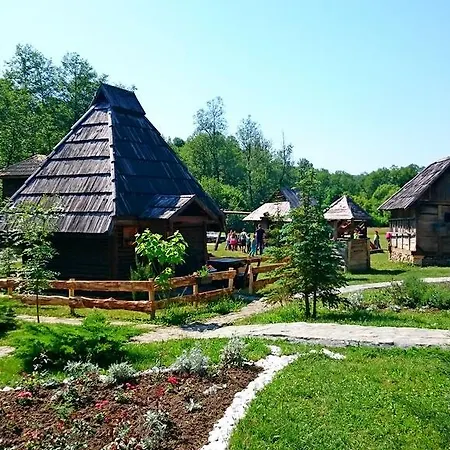 Royal Village Kotromanicevo Gospodarstwo agroturystyczne