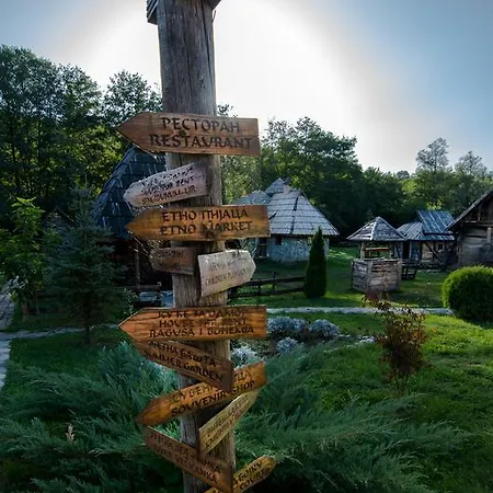 Royal Village Kotromanicevo Gospodarstwo agroturystyczne *