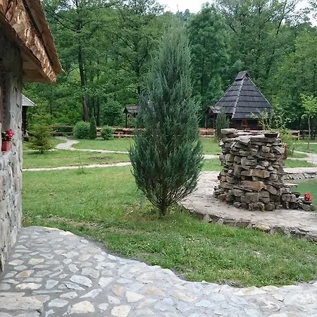 Gospodarstwo agroturystyczne Royal Village Kotromanicevo